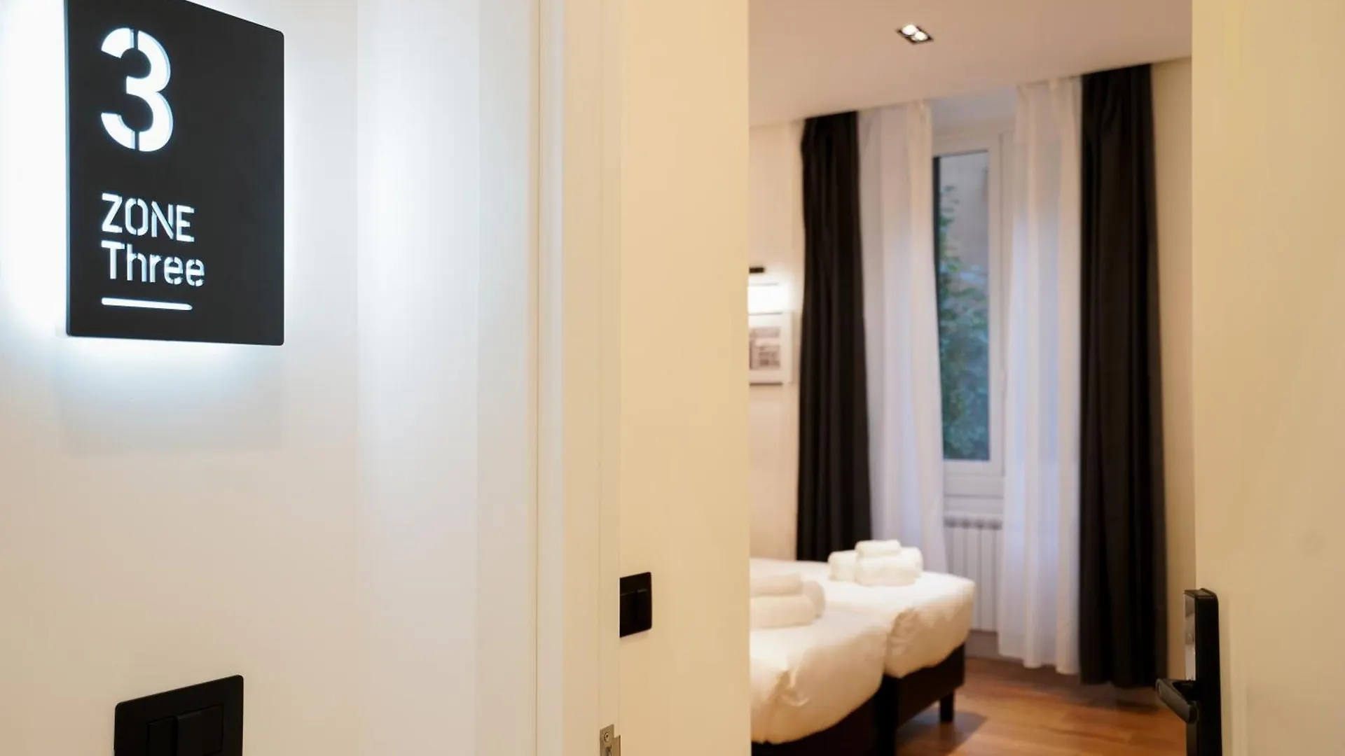 Guest house No Man'S Land Guesthouse Rome Italy