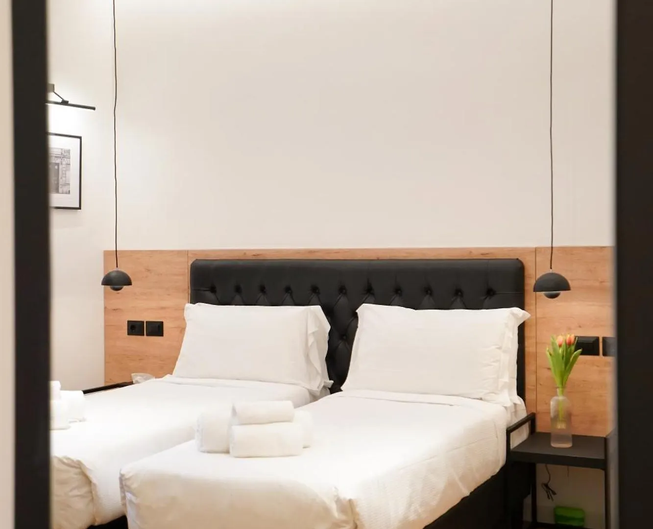 No Man'S Land Guesthouse Rome Italy