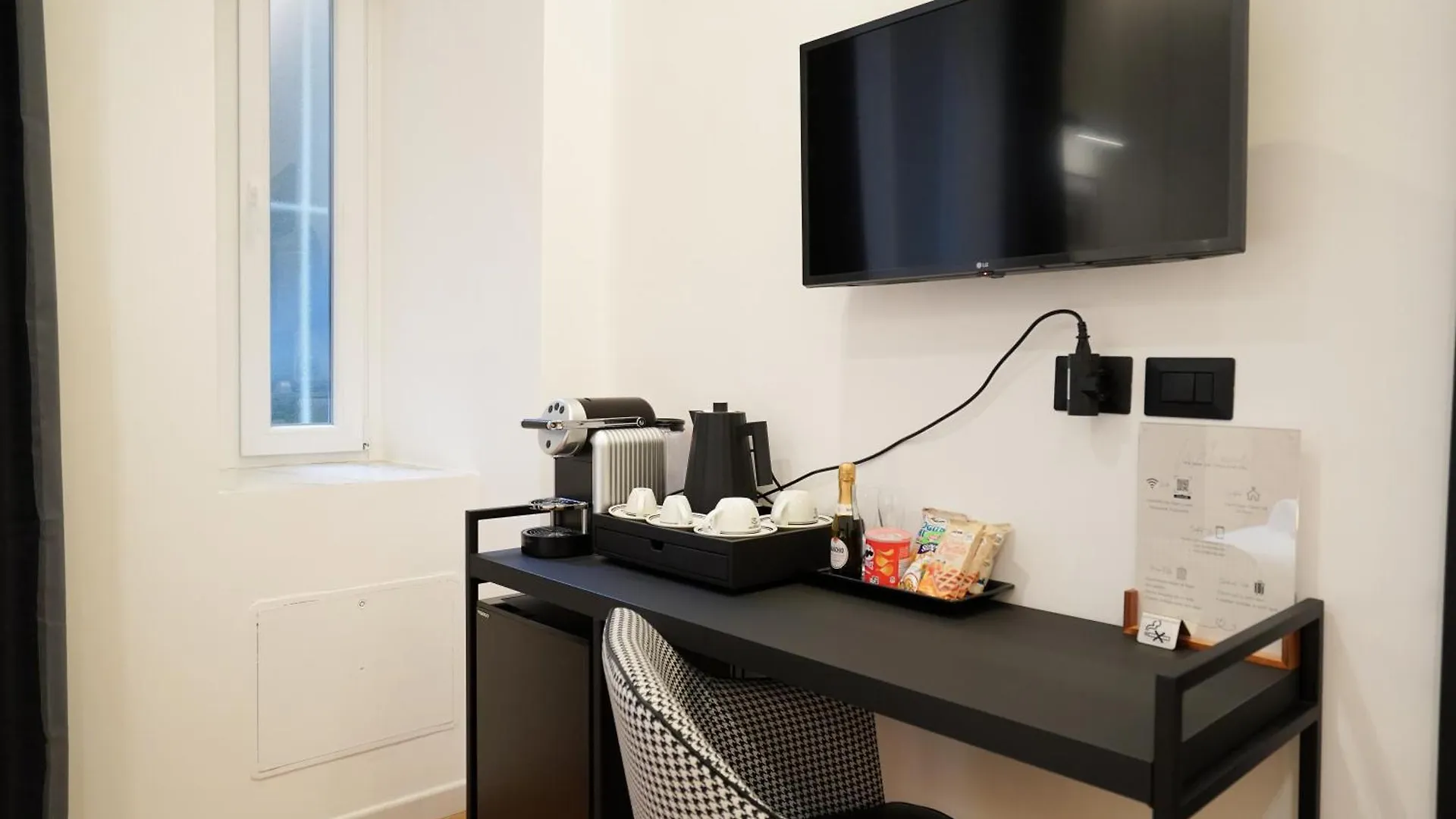 Guest house No Man'S Land Guesthouse Rome Italy