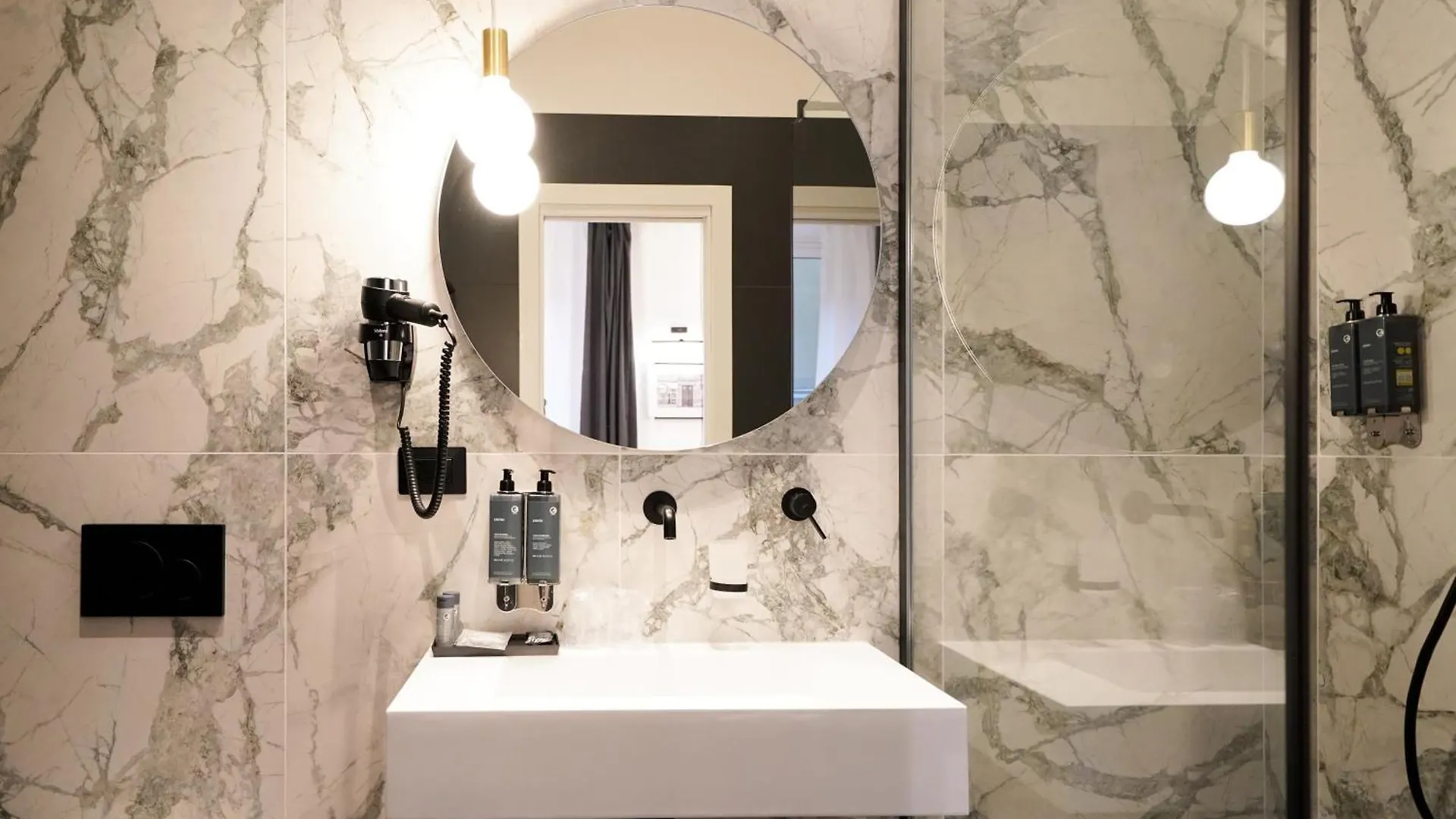 No Man'S Land Guesthouse Rome