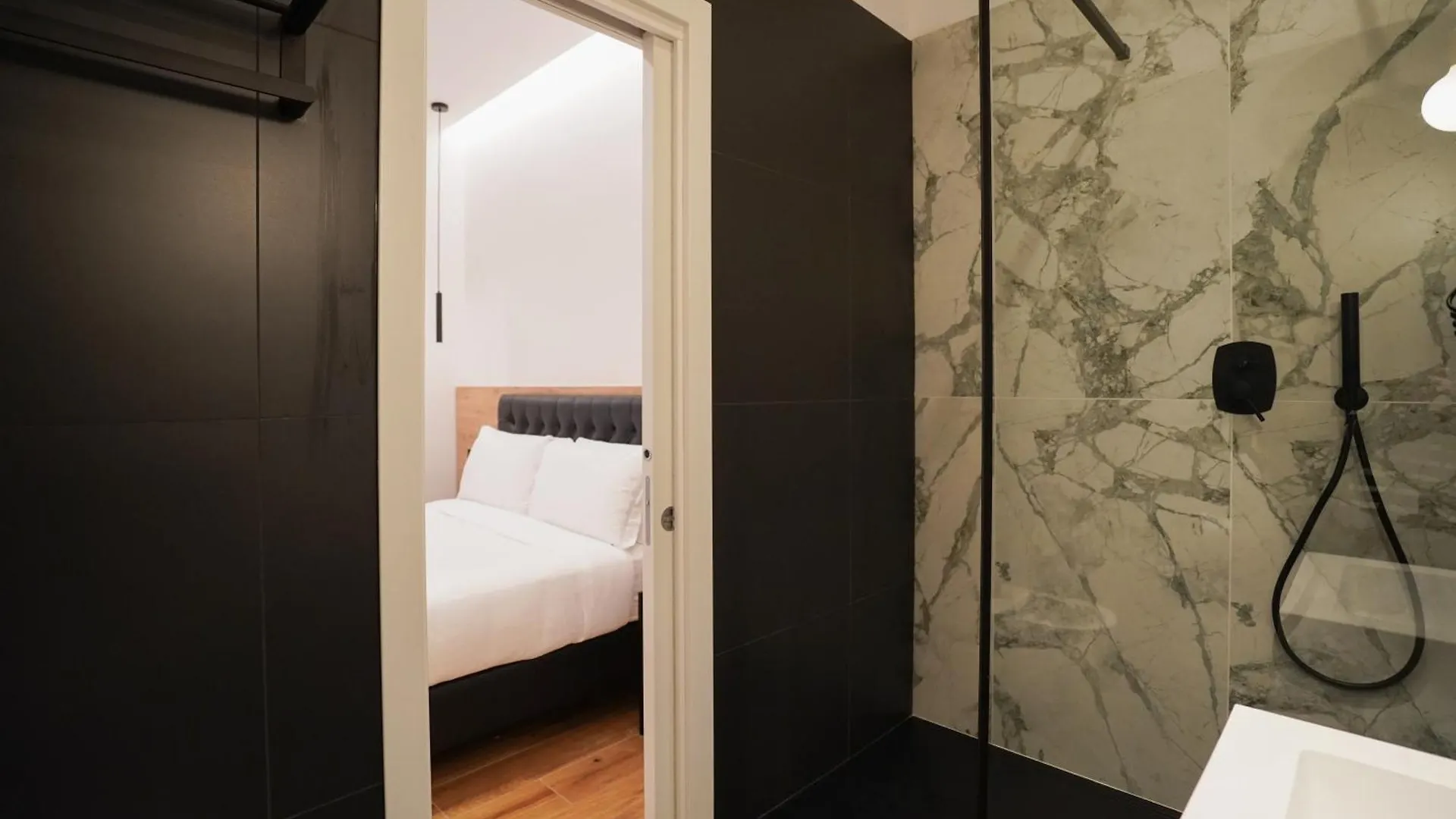 No Man'S Land Guesthouse Rome