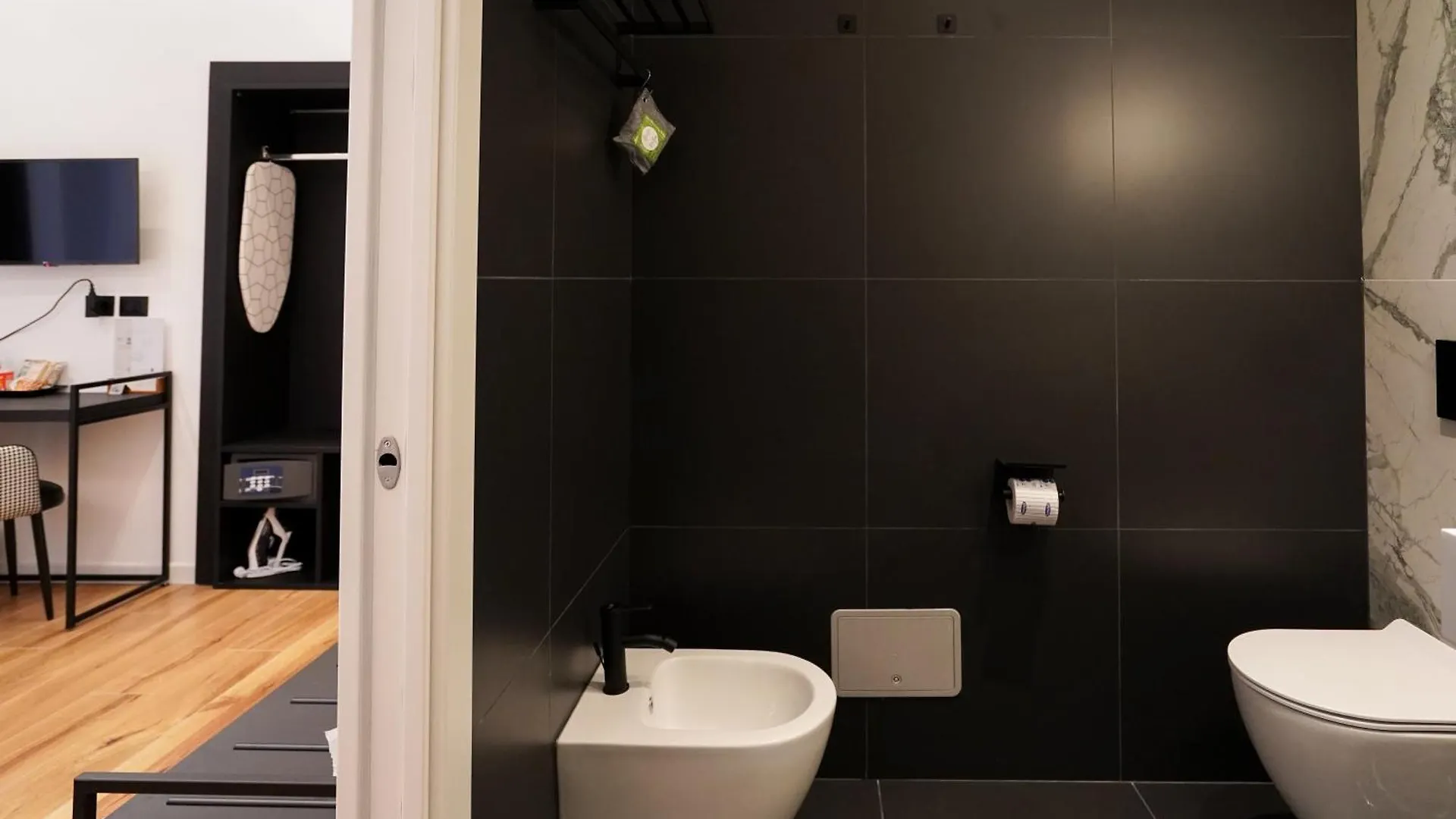 No Man'S Land Guesthouse Ρώμη Πανσιόν